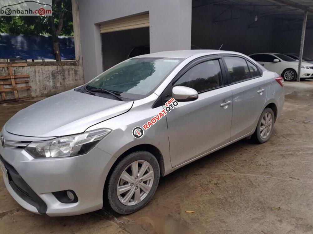 Bán ô tô Toyota Vios E 1.5MT đời 2014, màu bạc-0