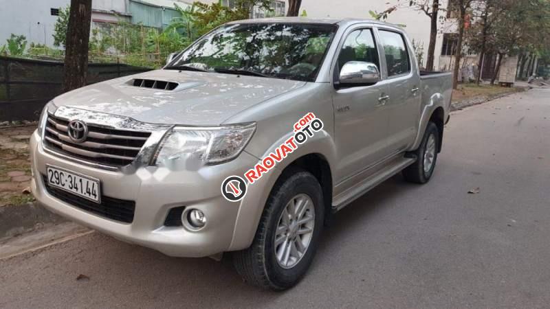Chợ ô tô Giải phóng bán xe Toyota Hilux E 2014, màu bạc, nhập khẩu-1