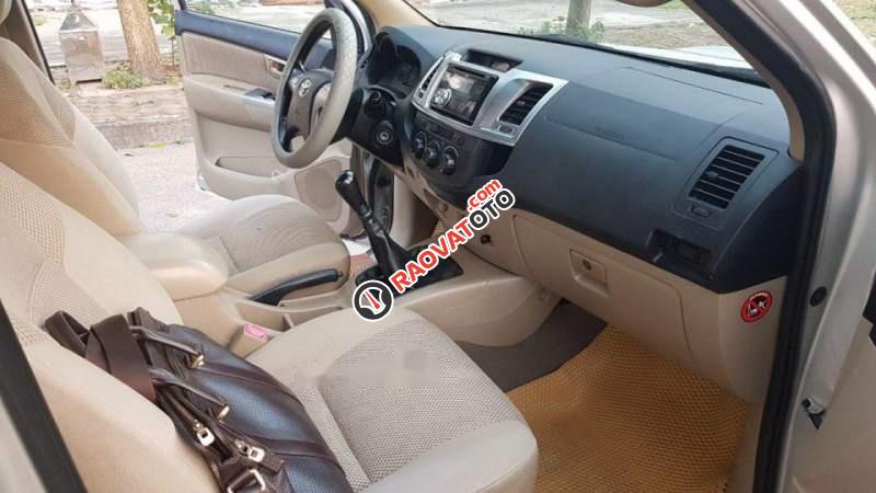Chợ ô tô Giải phóng bán xe Toyota Hilux E 2014, màu bạc, nhập khẩu-3