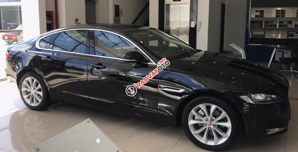 Bán xe Jaguar XF Prestige màu đen, lh 0938302233 xe 2018, giao ngay tặng bảo dưỡng, bảo hành-8