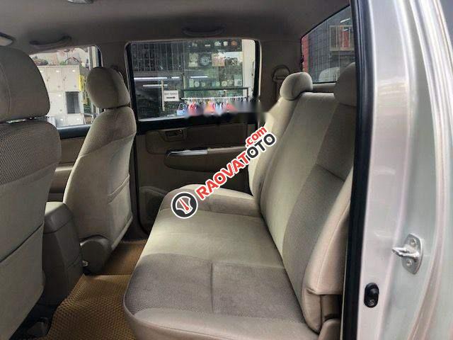 Chợ ô tô Giải phóng bán xe Toyota Hilux E 2014, màu bạc, nhập khẩu-4