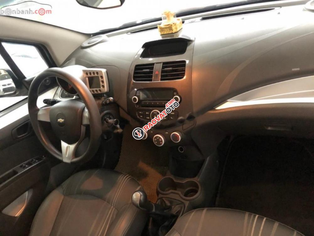 Bán Chevrolet Spark LT 1.0 MT 2014, màu bạc, xe gia đình-2