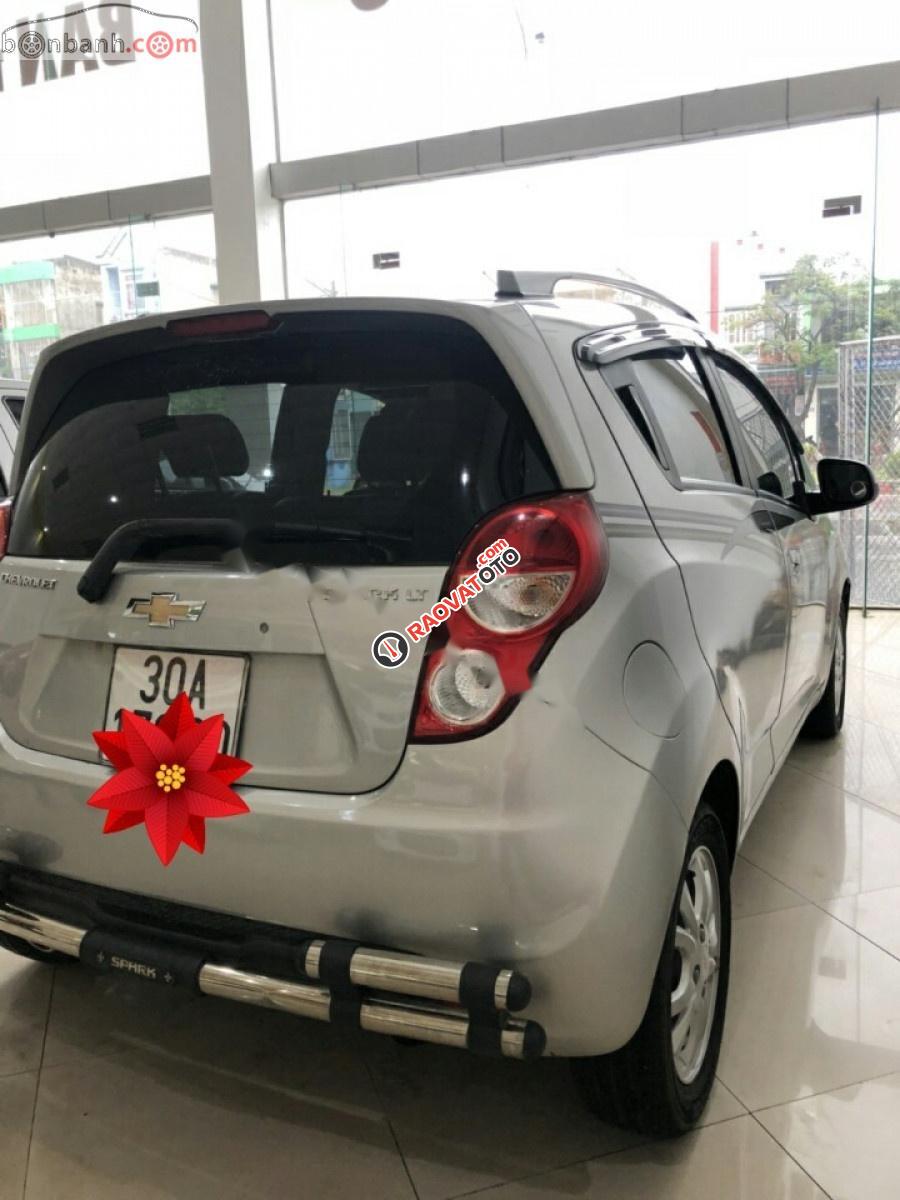 Bán Chevrolet Spark LT 1.0 MT 2014, màu bạc, xe gia đình-0