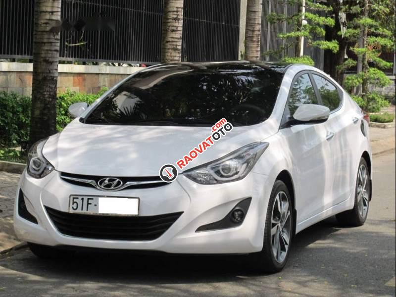 Cần bán Hyundai Elantra 1.8AT 2015 màu trắng, phiên bản full option-5