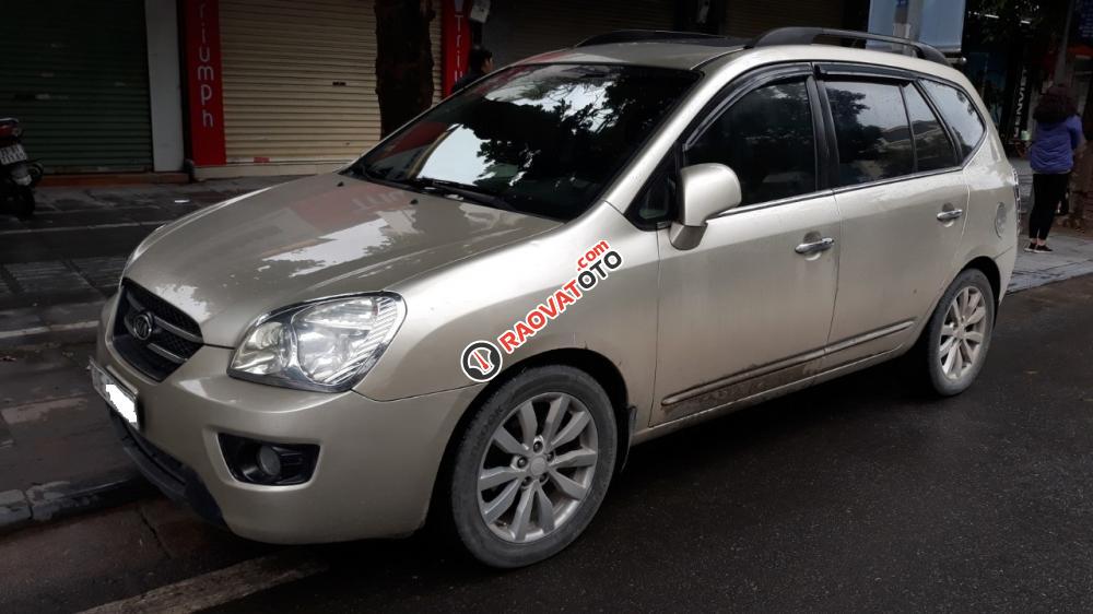 Gia đình cần bán Kia Carens đời 2011, bản đủ, máy 2.0,cửa nóc, màu vàng cát-0