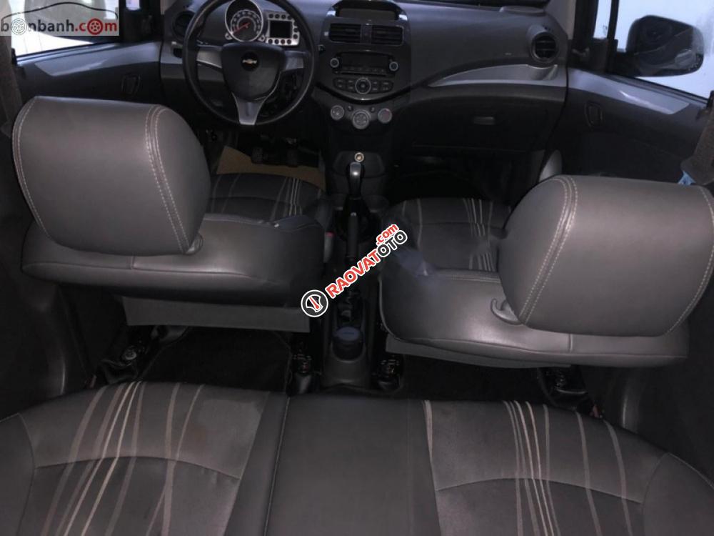 Bán Chevrolet Spark LT 1.0 MT 2014, màu bạc, xe gia đình-3