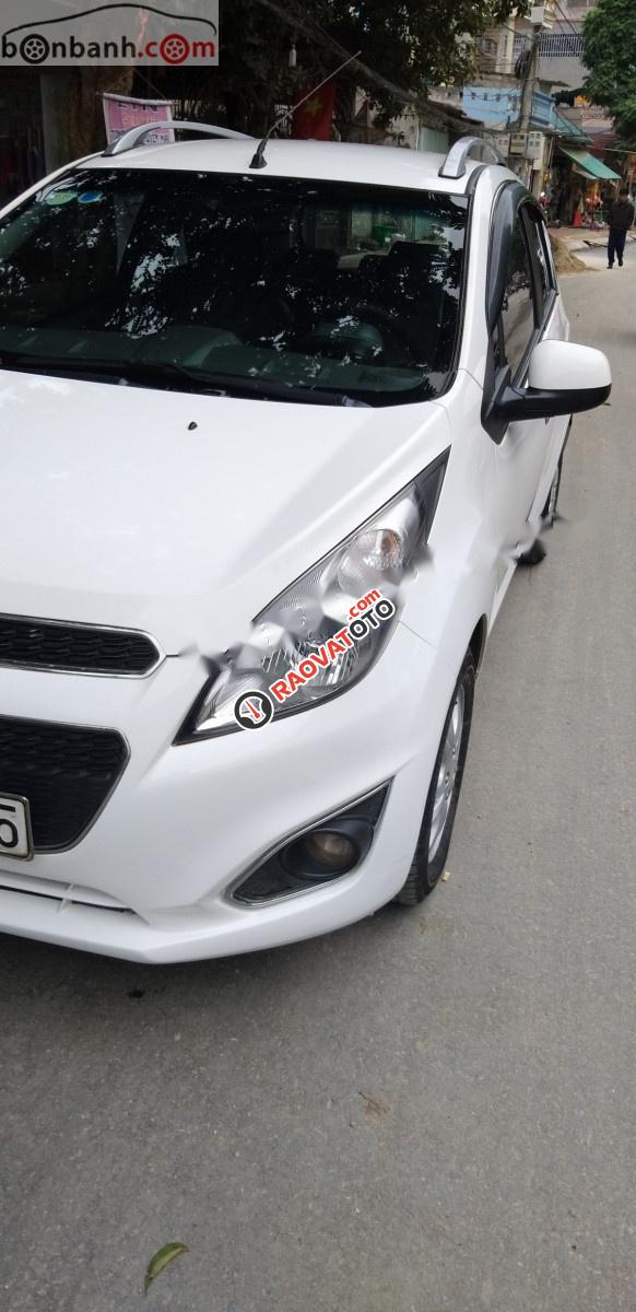 Cần bán Chevrolet Spark LT 1.0 MT 2014, màu trắng chính chủ giá cạnh tranh-8