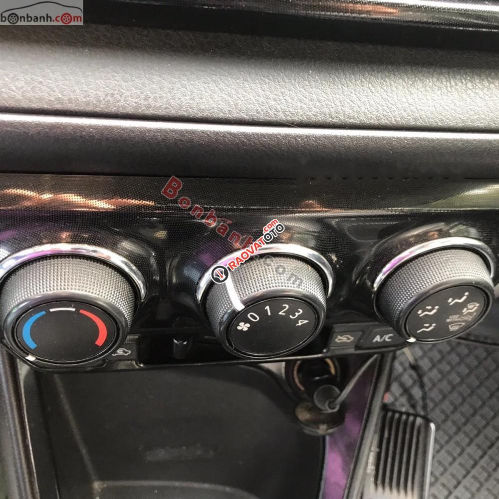 Cần bán xe Toyota Vios J đời 2015, biển SG-8