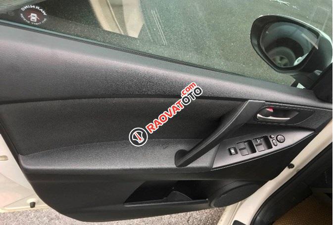 Cần bán Mazda 3S AT model 2015, màu trắng-3