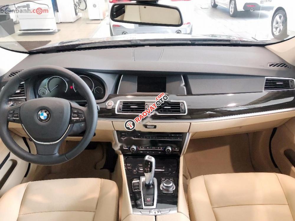 Cần bán BMW 5 Series 528i GT sản xuất năm 2017, màu đỏ, Sở hữu thiết kế sang trọng, đẳng cấp-1