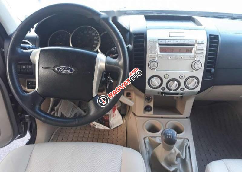 Bán Ford Everest 2.5 MT 2010, màu đen, xe nhập, chính chủ-4