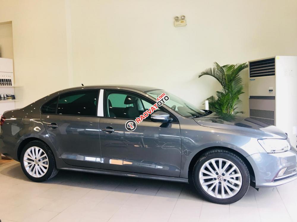 Volkswagen Jetta chiếc xe lý tưởng nhất năm 2018, nhập khẩu nguyên chiếc. LH: 0942050350-8