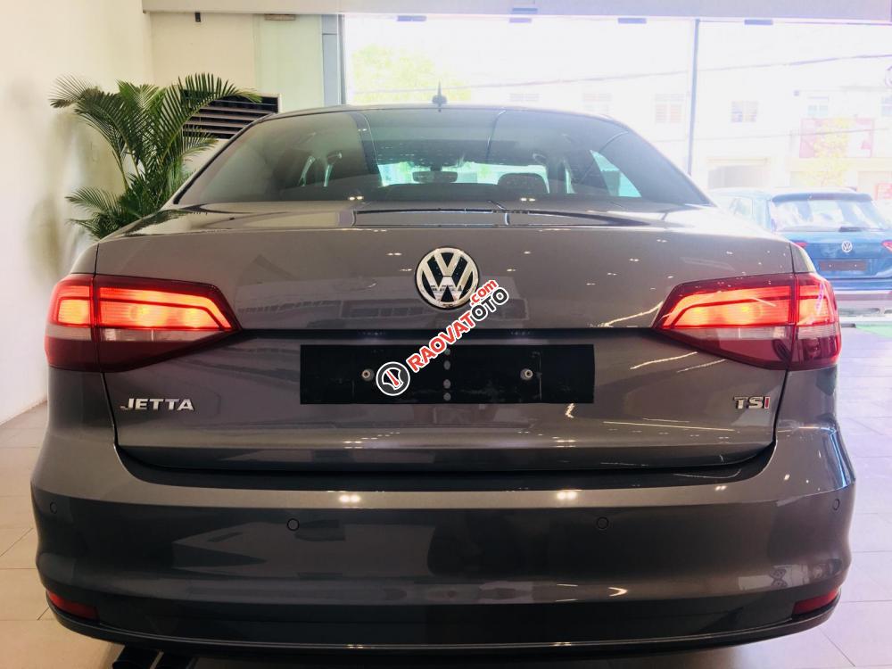 Volkswagen Jetta chiếc xe lý tưởng nhất năm 2018, nhập khẩu nguyên chiếc. LH: 0942050350-7