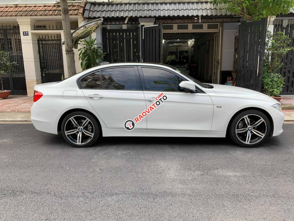 Bán xe BMW 3 Series 320i đời 2012, màu trắng, xe nhập-3