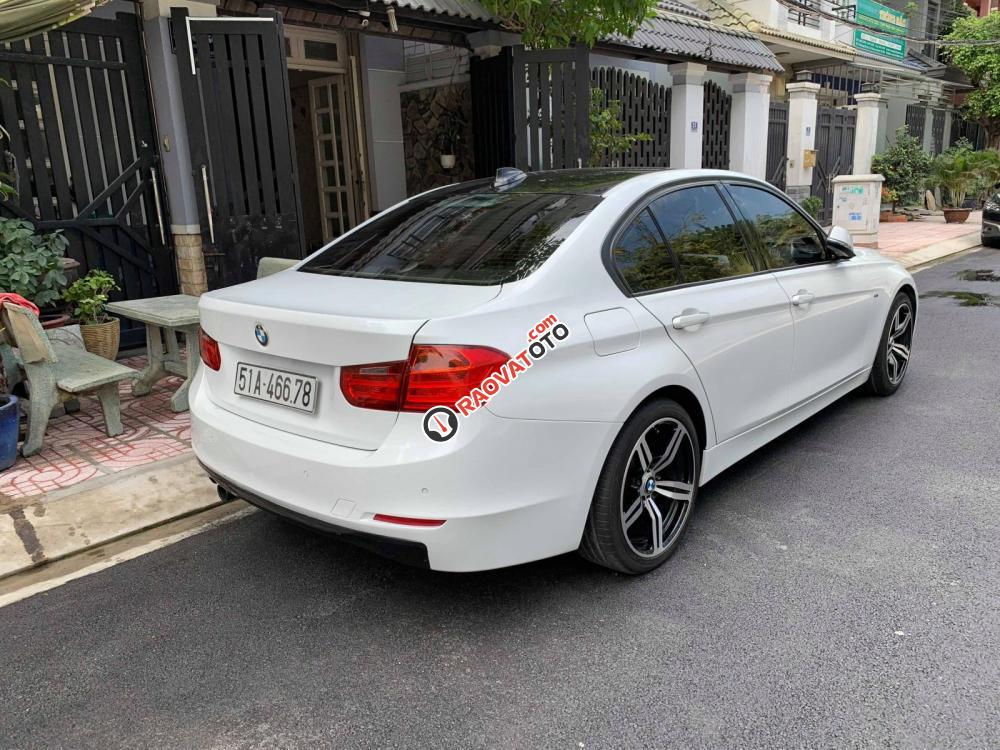 Bán xe BMW 3 Series 320i đời 2012, màu trắng, xe nhập-2