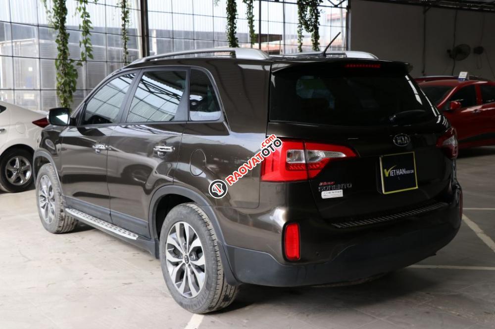 Bán Kia Sorento 2.4AT năm 2016, màu nâu, giá chỉ 736 triệu-4