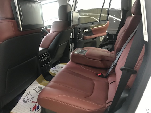 Bán ô tô Lexus LX 570 đời 2019, màu trắng, xe nhập-6