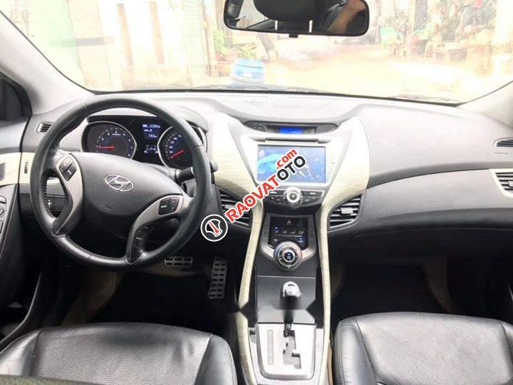 Cần bán xe Hyundai Elantra đời 2013, màu trắng-2