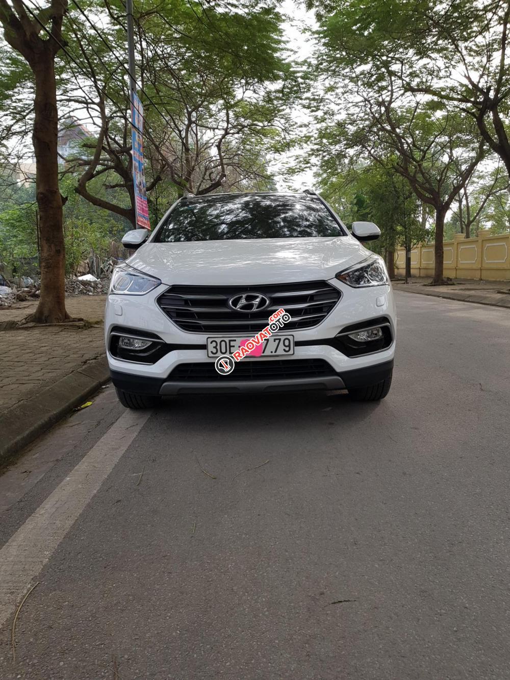 Bán xe Hyundai Santa Fe đặc biệt full option, sản xuất năm 2017, màu trắng-0