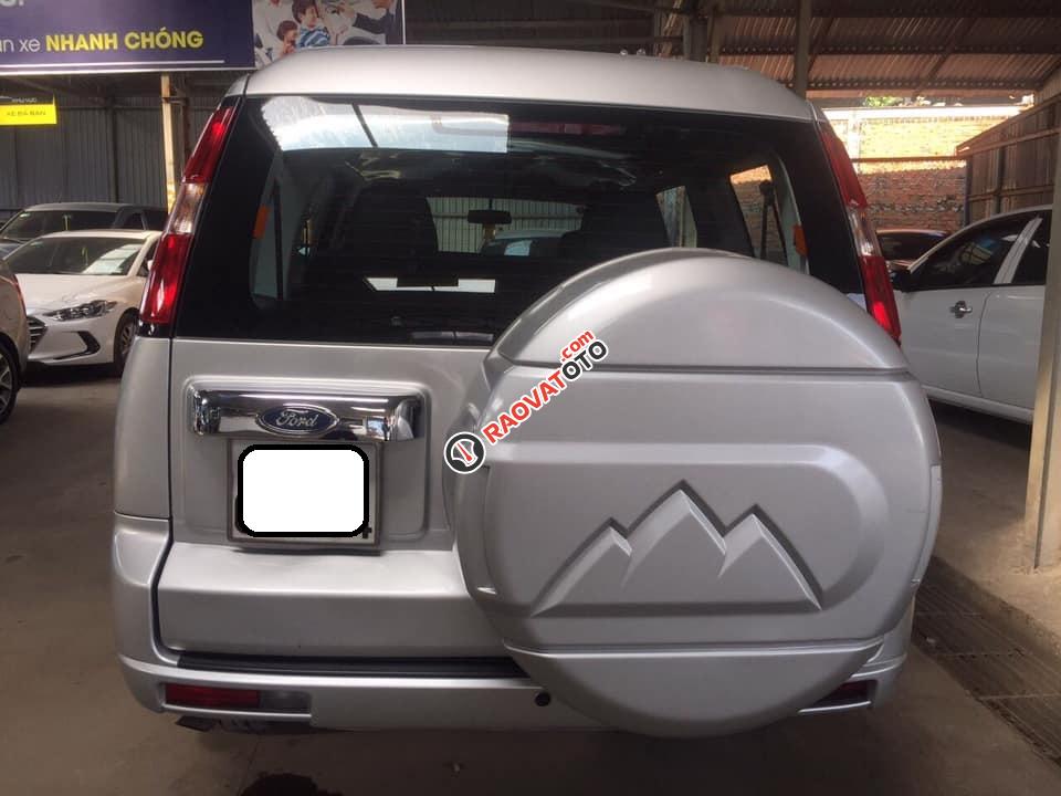 Bán ô tô Ford Everest Limited đời 2014, màu bạc-5
