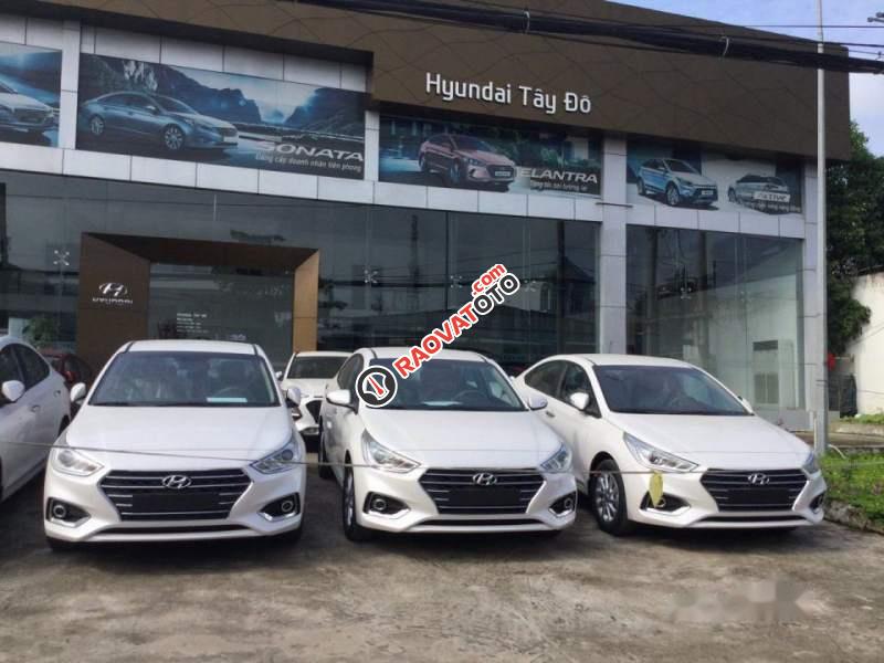 Cần bán Hyundai Avante sản xuất năm 2018, màu trắng-4