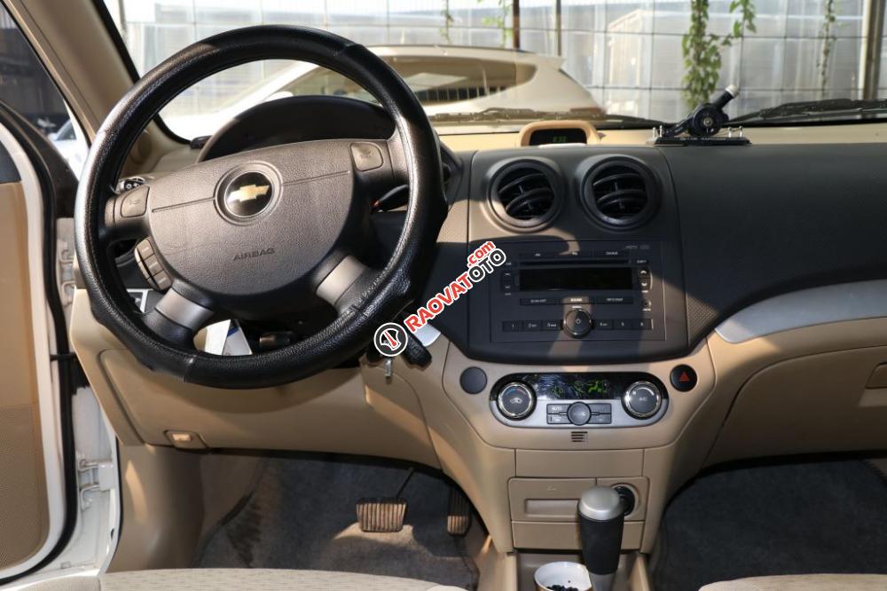 Bán ô tô Chevrolet Aveo 1.5AT 2014, màu trắng-0
