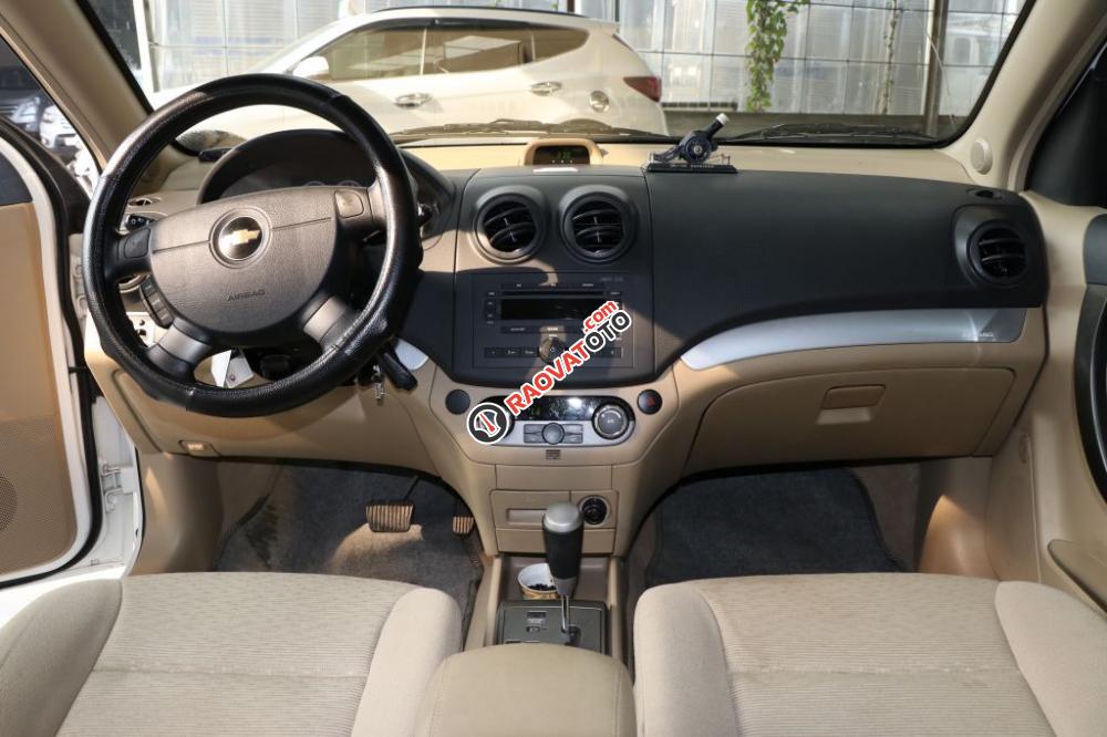 Bán ô tô Chevrolet Aveo 1.5AT 2014, màu trắng-1