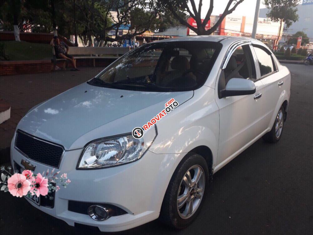 Bán Chevrolet Aveo năm 2014 màu trắng, giá tốt-5