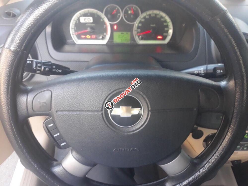 Bán Chevrolet Aveo năm 2014 màu trắng, giá tốt-1