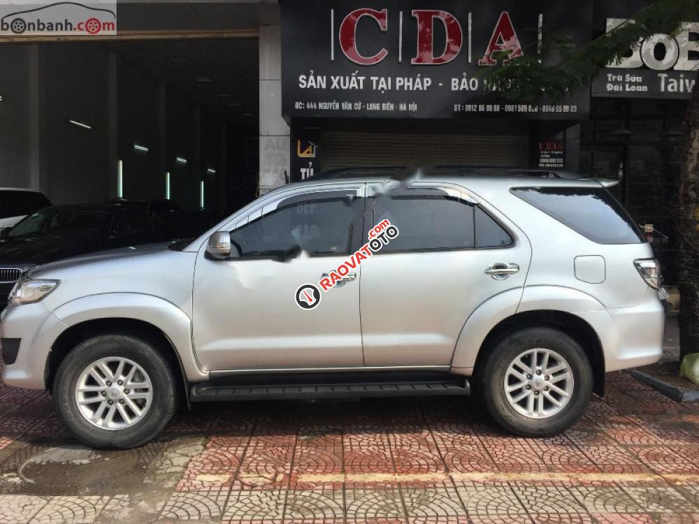 Cần bán lại xe Toyota Fortuner 2.7V 4x4 AT đời 2014, màu bạc, giá chỉ 765 triệu-0
