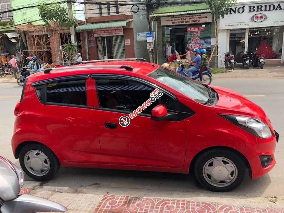 Cần bán gấp Chevrolet Spark 2016 màu đỏ, xe số sàn-1