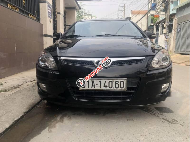 Cần bán Hyundai i30 CW đời 2011, màu đen, nhập khẩu nguyên chiếc, xe gia đình-4