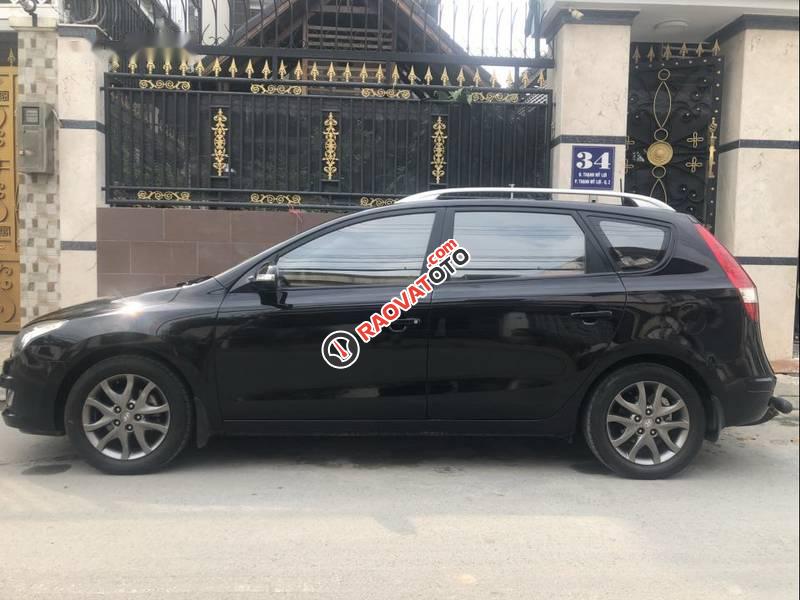 Cần bán Hyundai i30 CW đời 2011, màu đen, nhập khẩu nguyên chiếc, xe gia đình-5