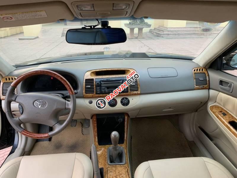 Bán Toyota Camry 2.4 2003, màu đen, giá 29.5tr-1