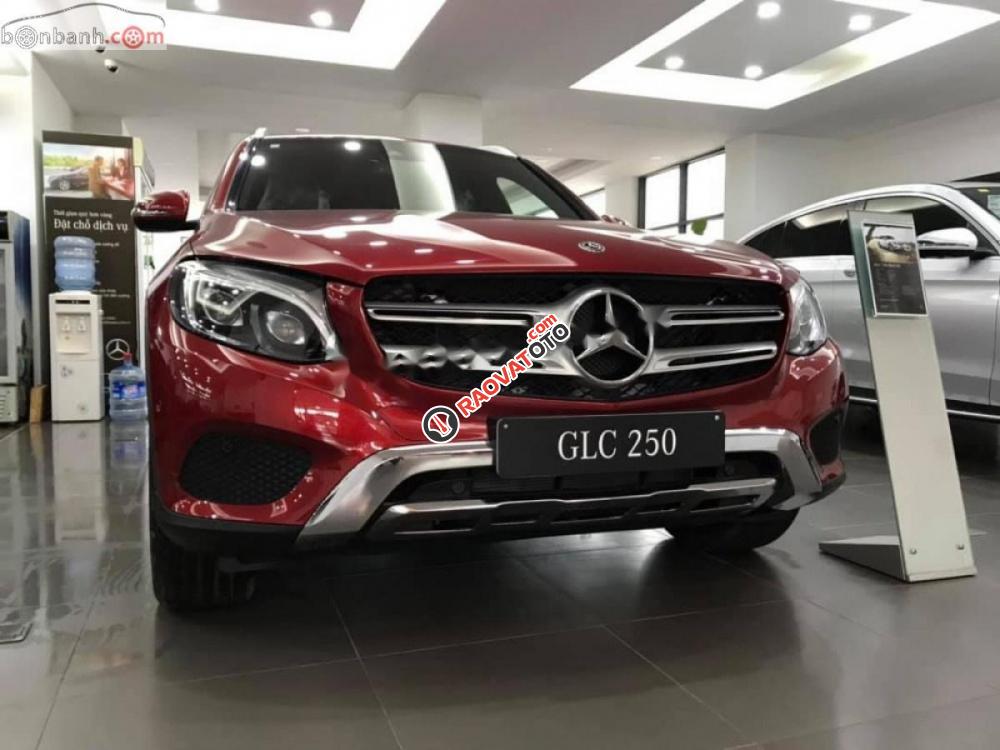 Bán Mercedes GLC 250 2019, màu đỏ, hoàn toàn mới-0