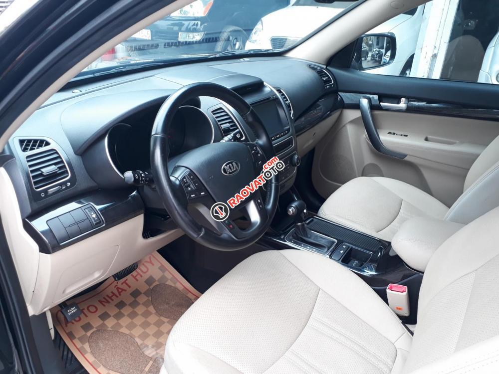 Bán Kia Sorento 2.4AT sản xuất năm 2016, màu đen-9