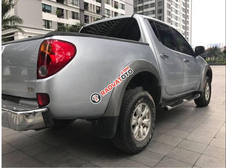 Bán Mitsubishi Triton 2.5 số sàn, máy dầu, 2 cầu 4*4, Đk 2010-1