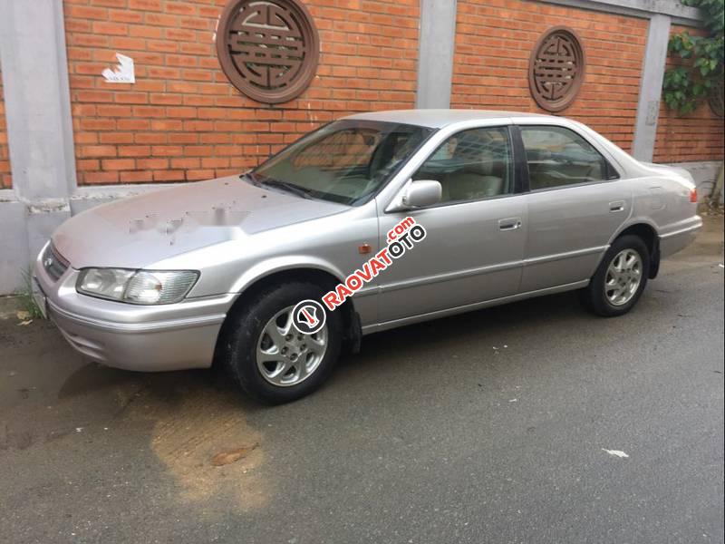 Bán xe Toyota Camry GLI 2001, màu bạc, 275tr-0