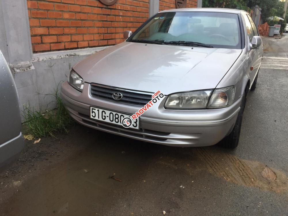 Bán xe Toyota Camry GlI năm sản xuất 2001, màu hồng-4