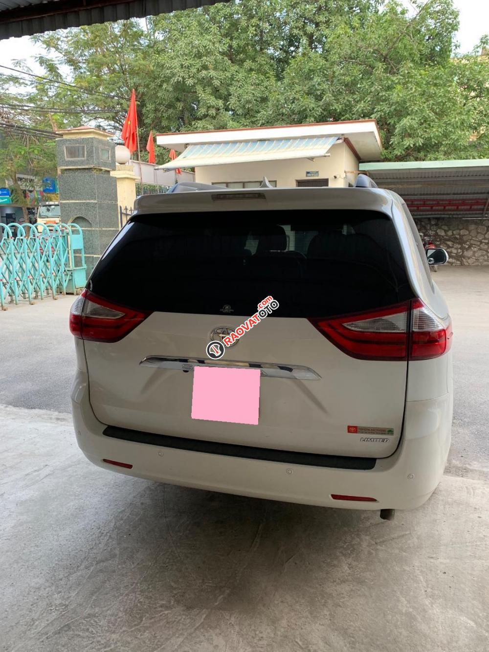 Ra đi em Toyota Sienna Limited 3.5AT 2016 màu trắng nhập khẩu Mỹ-1
