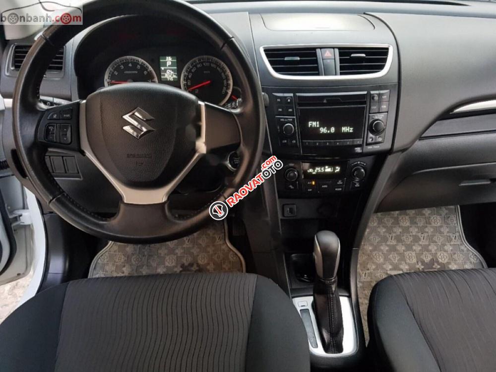 Cần bán xe Suzuki Swift 1.4 AT năm 2013, màu trắng, xe nhập chính chủ, giá 415tr-8