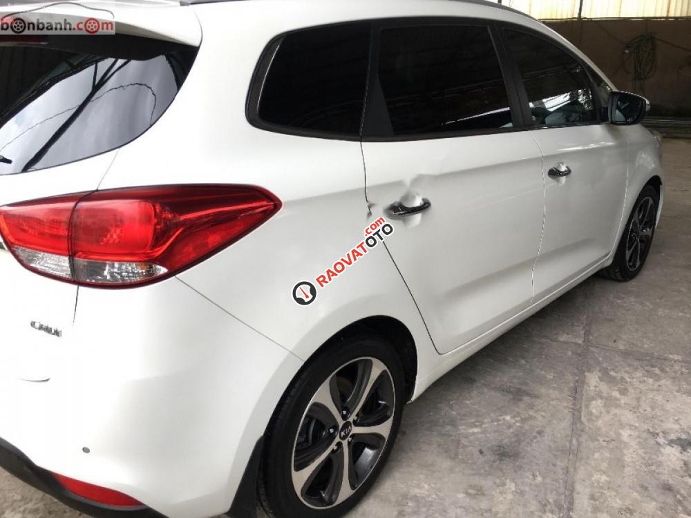 Cần bán Kia Rondo DAT 2015, màu trắng chính chủ, giá tốt-8
