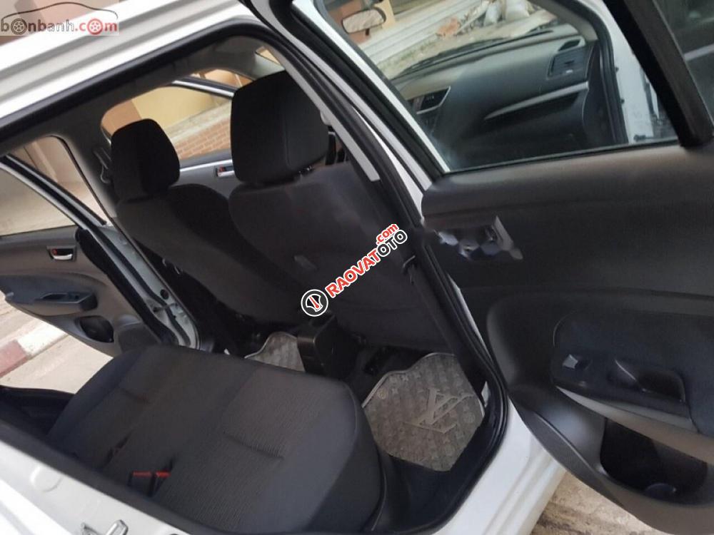 Cần bán xe Suzuki Swift 1.4 AT năm 2013, màu trắng, xe nhập chính chủ, giá 415tr-6
