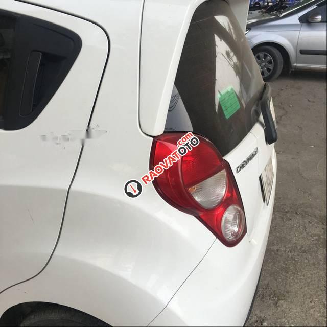 Bán xe Chevrolet Spark LS sản xuất 2017, màu trắng-1