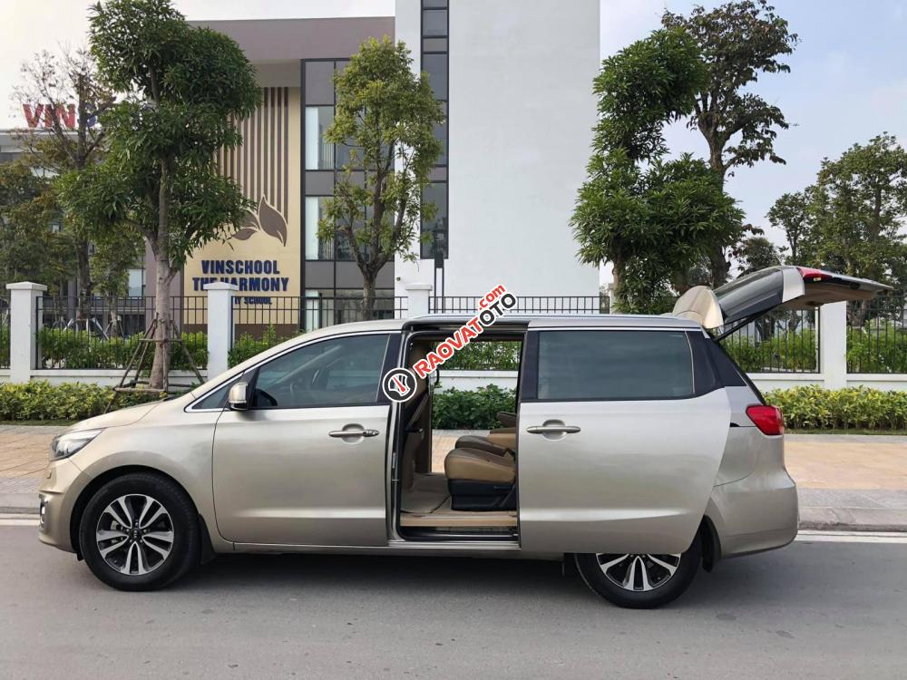 Bán Kia Sedona 2.2L DATH 2017 máy dầu, biển vip-1