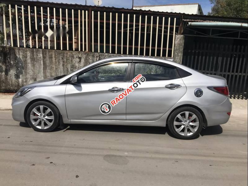 Cần bán xe Hyundai Accent MT 2011, màu bạc, nhập khẩu  -1