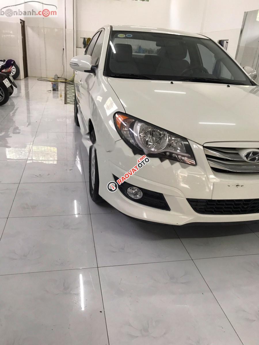 Bán Hyundai Avante 1.6 MT đời 2016, màu trắng chính chủ giá cạnh tranh-0