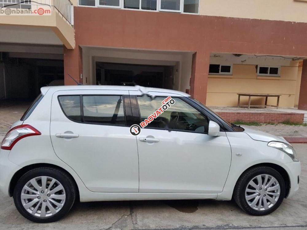 Cần bán xe Suzuki Swift 1.4 AT năm 2013, màu trắng, xe nhập chính chủ, giá 415tr-4