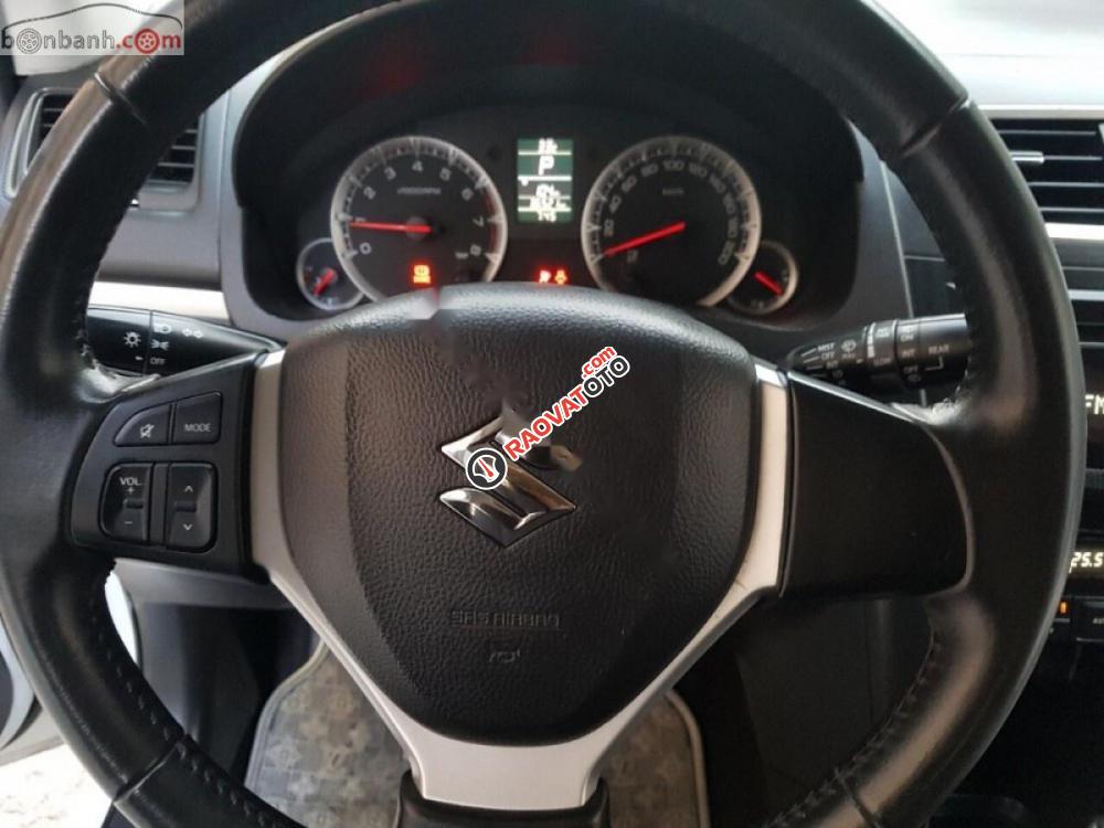 Cần bán xe Suzuki Swift 1.4 AT năm 2013, màu trắng, xe nhập chính chủ, giá 415tr-3