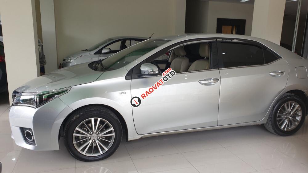 Cần bán lại xe Toyota Corolla altis 1.8G sản xuất 2014, màu bạc xe gia đình giá cạnh tranh-4